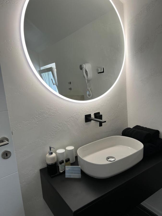 Madamik Apartments Bijela Bagian luar foto